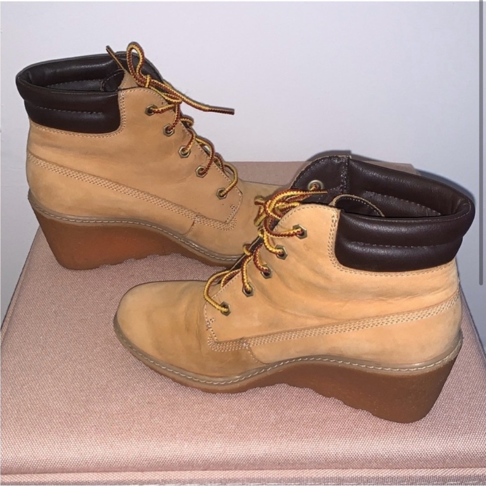 Rare Timberland Wedge Boots size 7